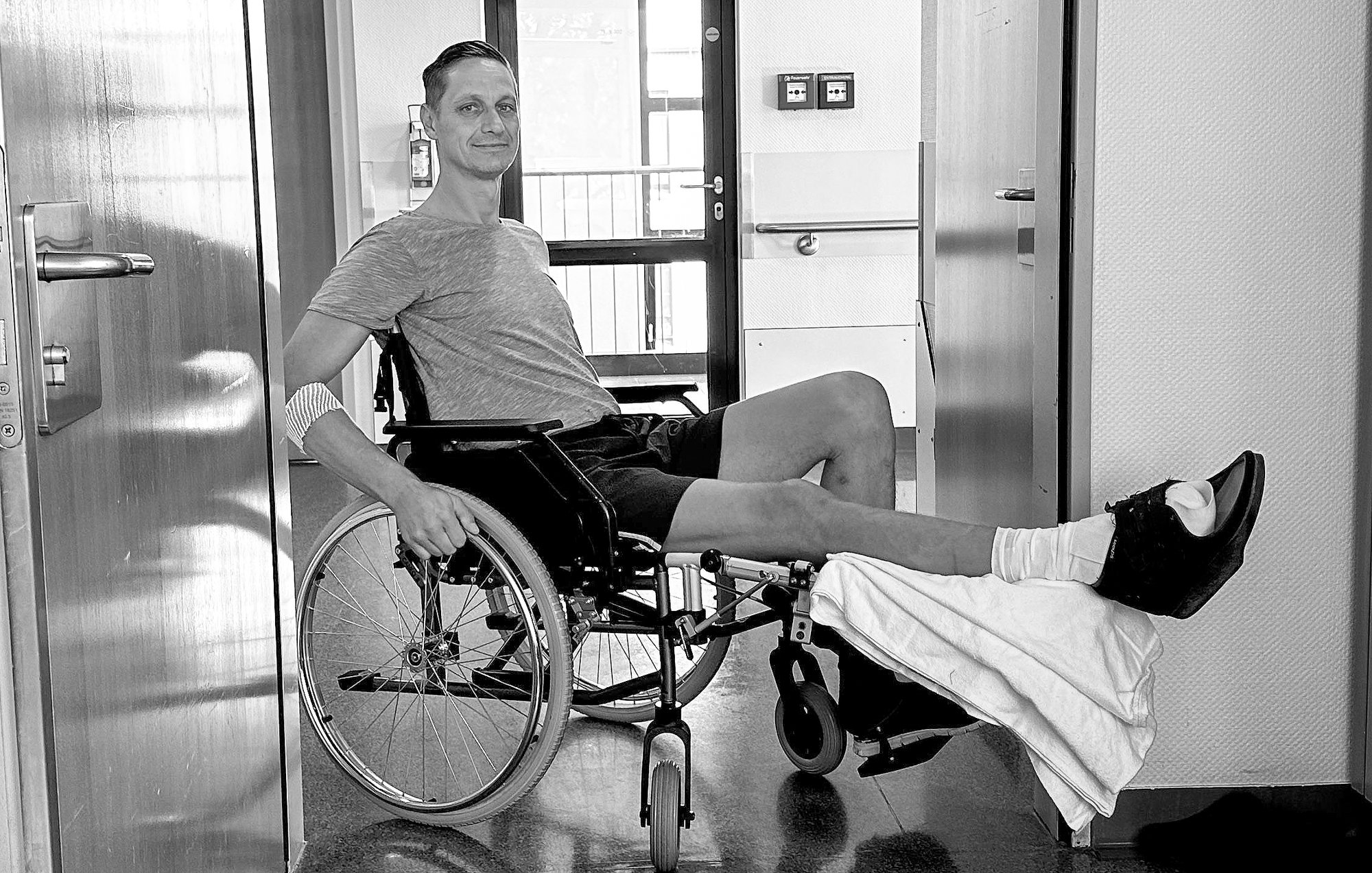 Dirk Dittrich im Rollstuhl in der Bergmannstrost-Klinik in Halle